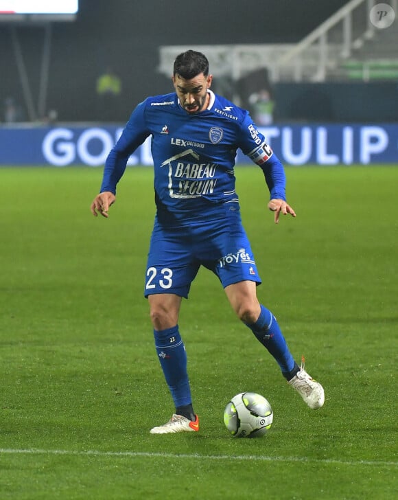 Adil Rami lors du match de football Ligue 1 Uber Eats opposant l'Espérance sportive Troyes Aube Champagne (ESTAC) à l'Olympique lyonnais (OL) au stade de l'Aube à Troyes, France, le 16 janvier 2021. Lyon a gagné 1-0. © Mao/Panoramic/Bestimage