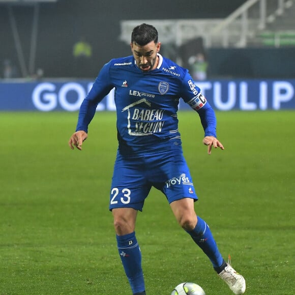 Adil Rami lors du match de football Ligue 1 Uber Eats opposant l'Espérance sportive Troyes Aube Champagne (ESTAC) à l'Olympique lyonnais (OL) au stade de l'Aube à Troyes, France, le 16 janvier 2021. Lyon a gagné 1-0. © Mao/Panoramic/Bestimage