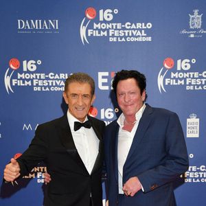 Ezio Greggio, le Fondateur et Président du Festival, et Michael Madsen, qui a reçu le Monte-Carlo Film Festival Award, durant la soirée de remise des prix de la 16ème édition du Monte-Carlo Film Festival de la Comédie au Grimaldi Forum, à Monaco le 9 mars 2019. © Bruno Bebert/Bestimage 