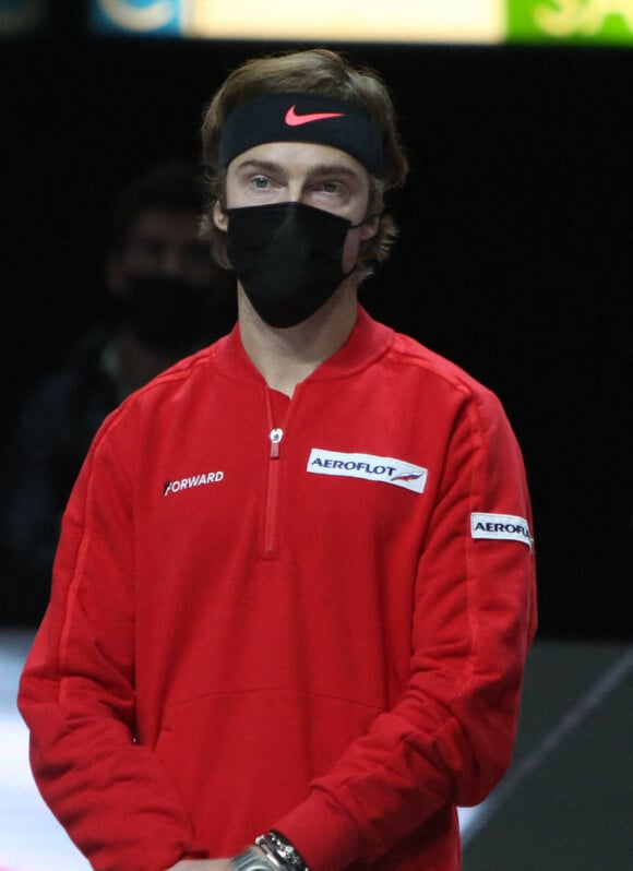 Andrey Rublev pendant la 1/2 finale de la Coupe Davis Russie Vs Allemagne à Madrid. La Russie qualifiée pour la finale après sa victoire contre l'Allemagne le 4 décembre 2021