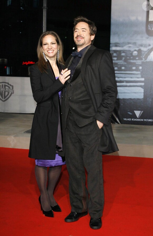 Robert Downey Jr. et sa femme Susan Levin, à l'occasion de l'avant-première allemande de Sherlock Holmes, au Cinestar Potsdamer Platz de Berlin, le 12 janvier 2010.