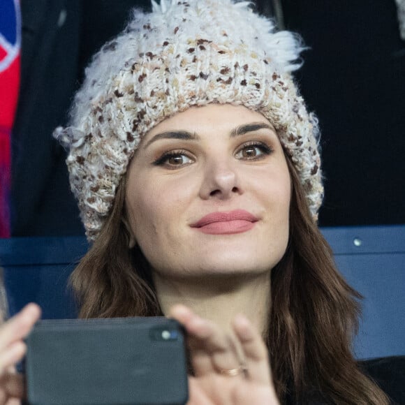 Alice Detollenaere (Miss Bourgogne 2010) dans les tribunes lors du match de championnat de Ligue 1 Conforama opposant le Paris Saint-Germain (PSG) aux Girondins de Bordeaux au Parc des Princes à Paris, France, le 23 février 2020. © Cyril Moreau/Bestimage