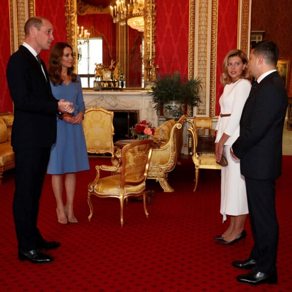 Le prince William, duc de Cambridge, et Kate Middleton, duchesse de Cambridge, reçoivent le président d'Ukraine, Volodymyr Zelensky et sa femme Olena à Buckingham Palace à Londres, le 7 octobre 2020.