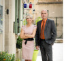 Estelle Dossin et Pascal de Sutter, les experts de "Mariés au premier regard 2021", photo officielle de M6