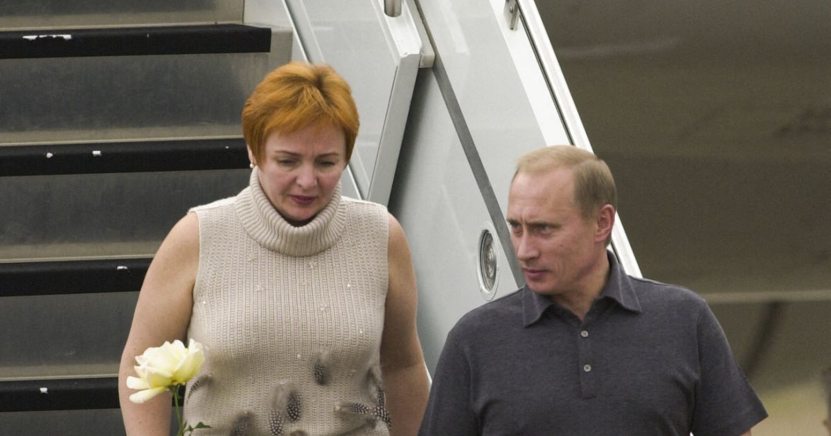 Vladimir Poutine Et Sa Femme Lioudmila Poutina Arrivant L a roport De 