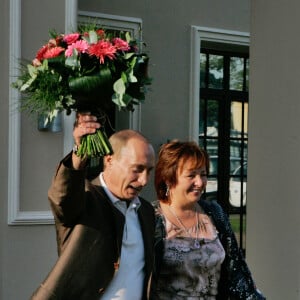 Vladimir Poutine et son épouse Lioudmila à Leningrad le 14 juillet 2006