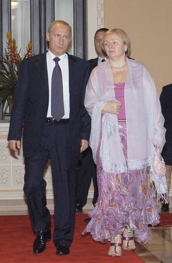 Vladimir Poutine et son épouse Lioudmila à Bangkok en Thailande (photo non datée)