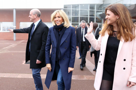 La première dame, Brigitte Macron, Jean-Michel Blanquer, ministre de l'éducation, Marlène Schiappa, secrétaire d'Etat, chargée de l'Egalité des femmes et des hommes se rendent au collège des petits ponts à Clamart, pour évoquer la lutte contre le harcèlement à l'école sous toutes ses formes à Clamart. Le 15 novembre 2018.