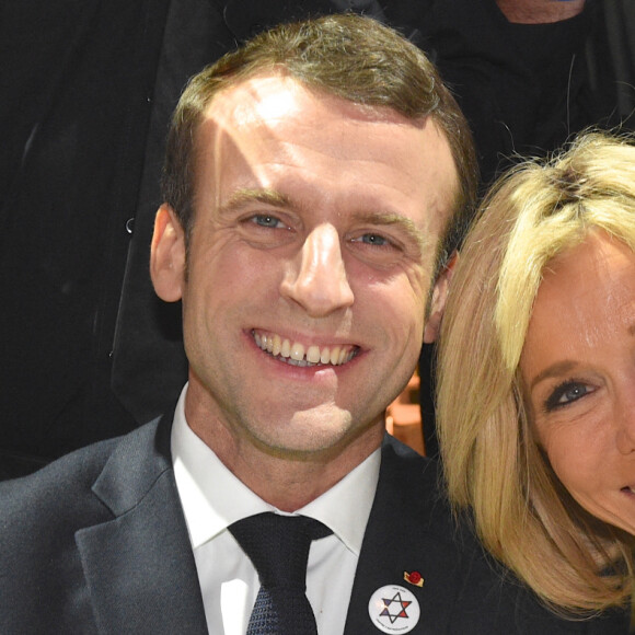Le président de la République française Emmanuel Macron et sa femme la Première Dame Brigitte Macron lors du 34ème dîner du Conseil représentatif des institutions juives de France (CRIF) au Carrousel du Louvre à Paris, FRance, le 20 février 2019. © Erez Lichtfeld/Bestimage 