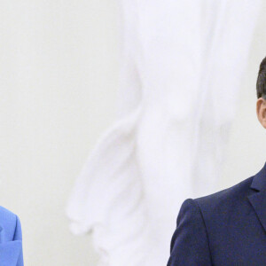 Le président français Emmanuel Macron et sa femme Brigitte Macron rencontrent le président lituanien Gitanas Nauseda et sa femme Diana Nausediene avant une réunion au palais présidentiel de Vilnius, en Lituanie, le 28 septembre 2020. © Eliot Blondet / Pool / Bestimage 