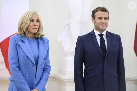 Le président français Emmanuel Macron et sa femme Brigitte Macron rencontrent le président lituanien Gitanas Nauseda et sa femme Diana Nausediene avant une réunion au palais présidentiel de Vilnius, en Lituanie, le 28 septembre 2020. © Eliot Blondet / Pool / Bestimage 