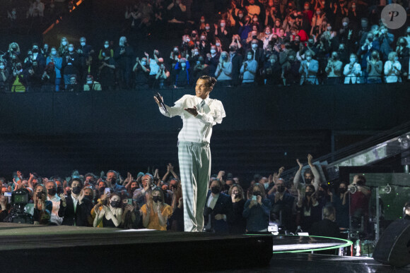 Stromae sur scène lors de la 37ème cérémonie des Victoires de la musique à la Seine musicale de Boulogne-Billancourt, le 11 février 2022. © Cyril Moreau / Tiziano Da Silva / Bestimage 