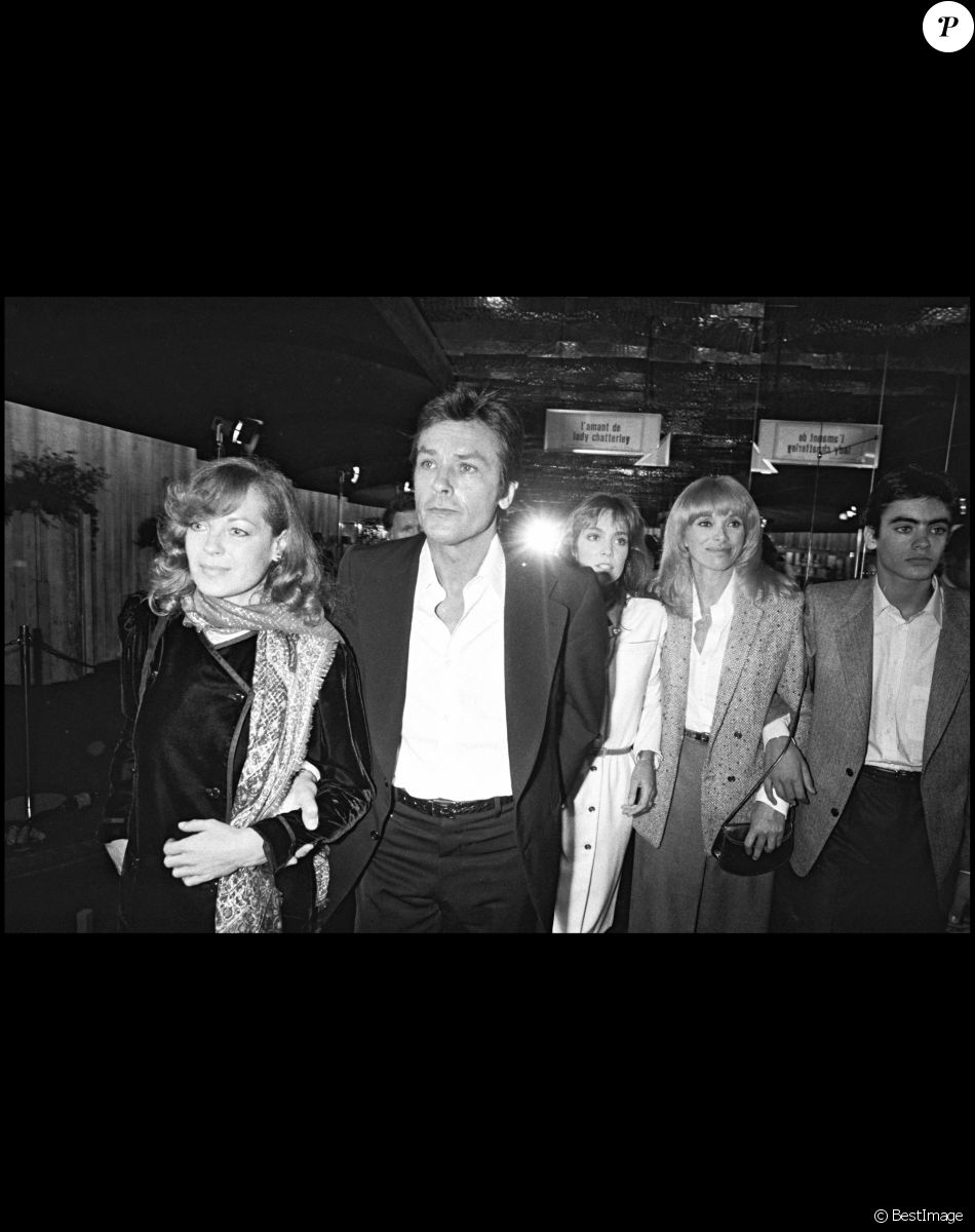 Alain Delon, Romy Schneider, Anne Parillaud, Mireille Darc et Anthony Delon à la première de Pour la peau d'un flic