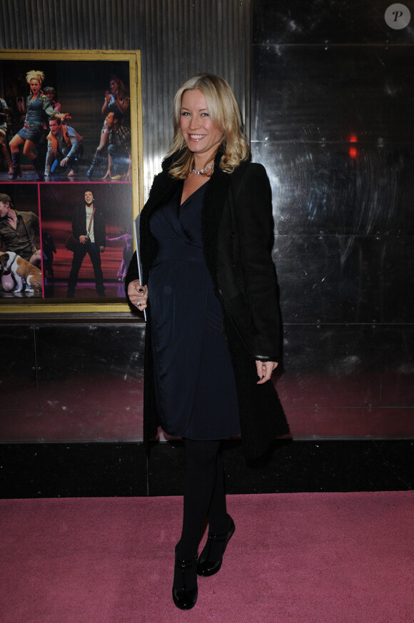 Denise van Outen, future maman, lors de la première de la comédie musicale Legally Blonde à Londres le 13 janvier 2010