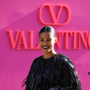 Tina Kunakey arrive au Carreau du Temple pour assister au défilé de mode Valentino, collection prêt-à-porter automne-hiver 2022/2023. Paris, le 6 mars 2022 © Veeren-Christophe Clovis / Bestimage