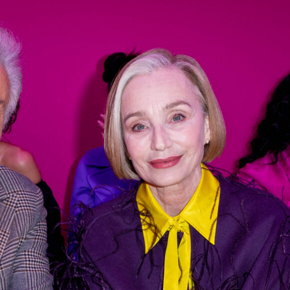 Giancarlo Giammetti et Kristin Scott Thomas assistent au défilé de mode Valentino, collection prêt-à-porter automne-hiver 2022/2023, au Carreau du Temple. Paris, le 6 mars 2022.