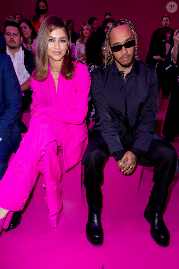 Zendaya et Lewis Hamilton assistent au défilé de mode Valentino, collection prêt-à-porter automne-hiver 2022/2023, au Carreau du Temple. Paris, le 6 mars 2022.