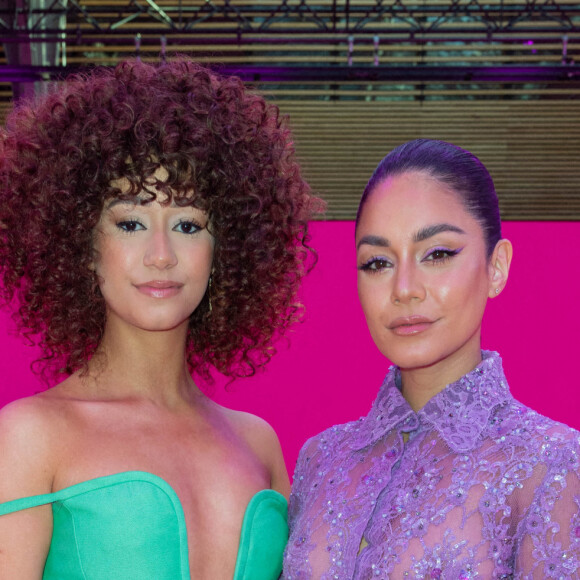 Léna Mahfouf et Vanessa Hudgens assistent au défilé de mode Valentino, collection prêt-à-porter automne-hiver 2022/2023, au Carreau du Temple. Paris, le 6 mars 2022.