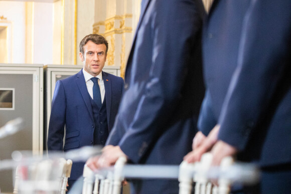 Emmanuel Macron, président de la République - Conseil de défense sur la situation de l'Ukraine au palais de l'Elysée à Paris le 28 février 2022.