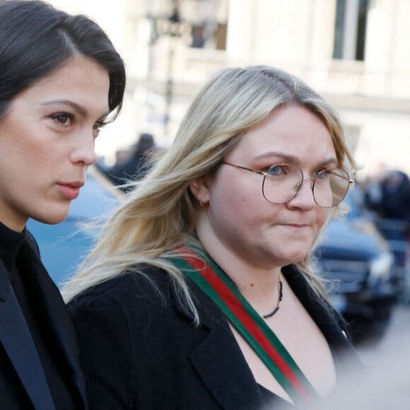 Iris Mittenaere, Lola Dubini - Sorties des obsèques de Jean-Pierre Pernaut en la Basilique Sainte-Clotilde à Paris le 9 mars 2022. © Christophe Clovis / Bestimage