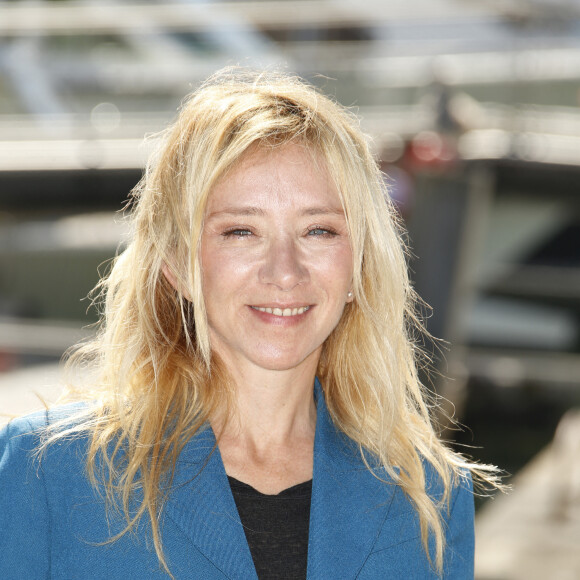 Sylvie Testud de Fugueuse - Photocall lors du Festival de la Fiction de La Rochelle. Le 17 septembre 2021 © Christophe Aubert via Bestimage