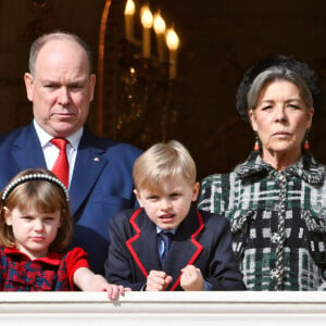 Le prince Albert II de Monaco, ses enfants, la princesse Gabriella et le prince héréditaire Jacques et la princesse Caroline de Hanovre durant la célébration de la traditionnelle fête de la Sainte Dévote à Monaco, le 27 janvier 2022. © Bruno Bebert/Bestimage