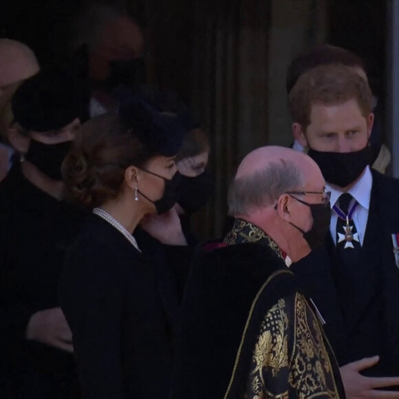 Le prince William, duc de Cambridge, et le prince Harry, duc de Sussex, Sorties des funérailles du prince Philip, duc d'Edimbourg à la chapelle Saint-Georges du château de Windsor, Royaume Uni, le 17 avril 2021.