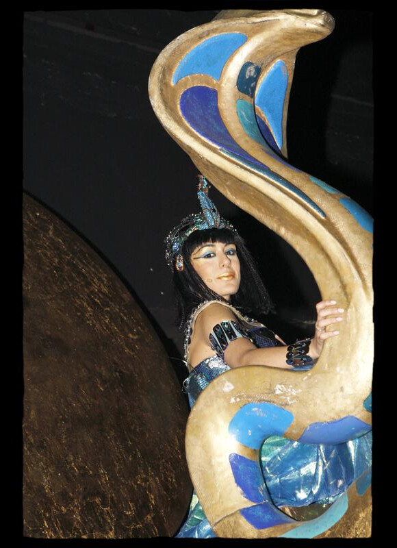 Cléopâtre, la dernière reine d'Egypte, se joue au Palais des Sports de Paris jusqu'au 30 janvier 2010. Sofia Essaïdi y tient le rôle principal.