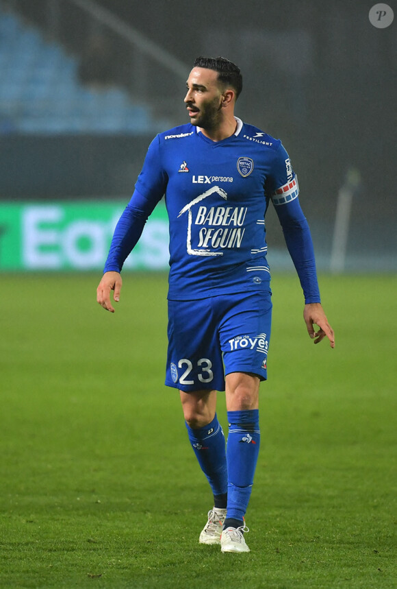 Adil Rami lors du match de football Ligue 1 Uber Eats opposant l'Espérance sportive Troyes Aube Champagne (ESTAC) à l'Olympique lyonnais (OL) au stade de l'Aube à Troyes, France, le 16 janvier 2021. Lyon a gagné 1-0. © Mao/Panoramic/Bestimage