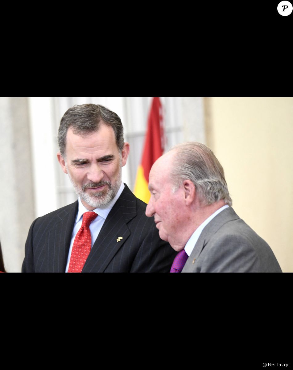 Le roi Felipe VI et le roi Juan Carlos d'Espagne - La famille royale d'Espagne lors de la cérémonie des "Sports National Awards" à Madrid. Le 10 janvier 2019