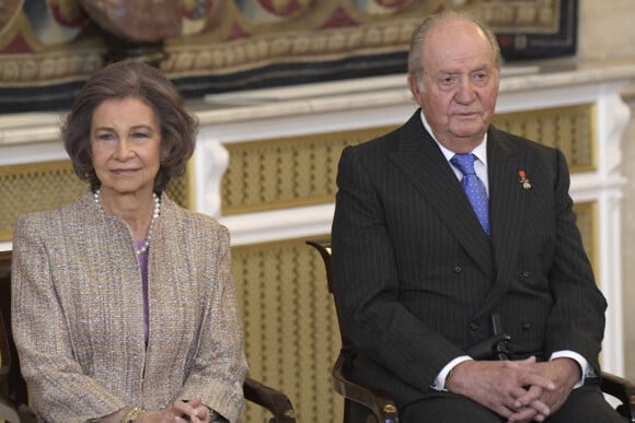 La reine Sofia et le roi Juan Carlos - La famille royale d'Espagne lors de la cérémonie de remise de la Toison d'Or à l'héritière du trône au palais royal à Madrid. Le 30 janvier 2018 