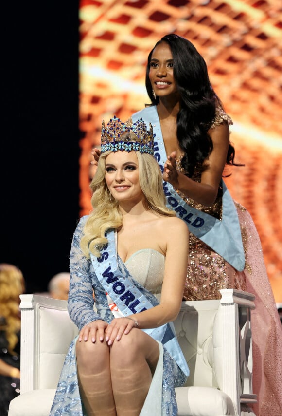 Miss Pologne, Karolina Biewleska, élue Miss Monde à Porto Rico.