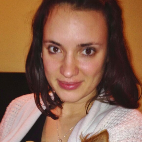 Natoo a partagé des photos d'archives d'elle et de sa chienne Kitty sur Instagram, pour annoncer sa mort.