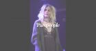 Paris Jackson : Look grunge et collants résilles, elle s'éclate sur scène !