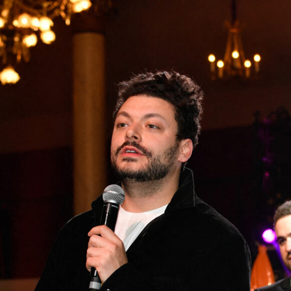 Kev Adams lors de la soirée de gala d'exception pour les 10 ans de l'association "Les Rois du monde" (LRDM) à la salle Wagram à Paris  © Rubens Hazon / Bestimage 