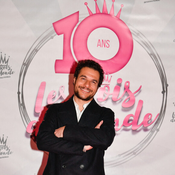 Amir lors de la soirée de gala d'exception pour les 10 ans de l'association "Les Rois du monde" (LRDM) à la salle Wagram à Paris le 14 mars 2022.  © Rubens Hazon / Bestimage 