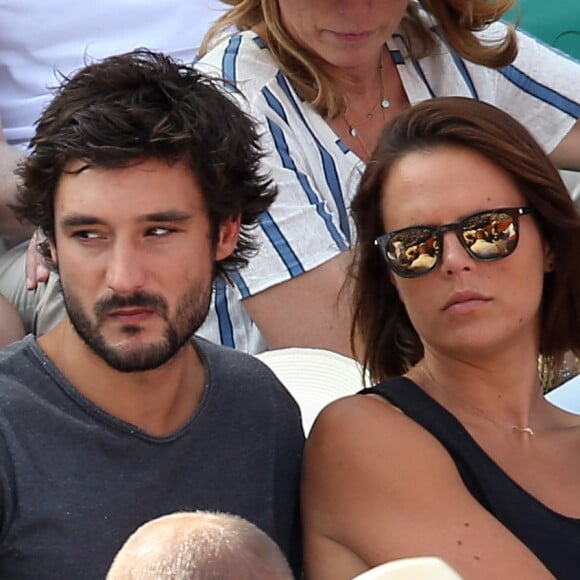 Laure Manaudou et son compagnon Jérémy Frérot dans les tribunes lors de la finale des Internationaux de tennis de Roland-Garros à Paris, le 7 juin 2015.