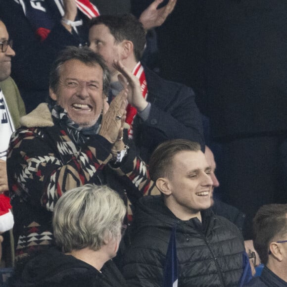 Jean-Luc Reichmann assiste à la rencontre de rugby opposant la France à l'Angleterre, au stade de France, dans le cadre du Tournoi des Six Nations. Saint-Denis, le 19 mars 2022. © Cyril Moreau/Bestimage