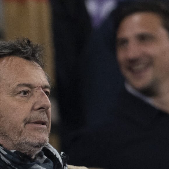 Jean-Luc Reichmann assiste à la rencontre de rugby opposant la France à l'Angleterre, au stade de France, dans le cadre du Tournoi des Six Nations. Saint-Denis, le 19 mars 2022. © Cyril Moreau/Bestimage