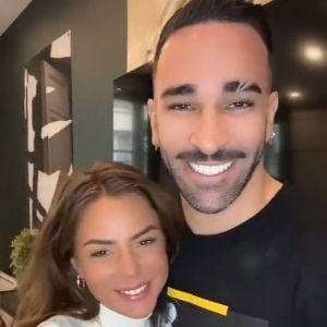 Adil Rami en couple avec Léna, vue dans "Les Marseillais" ou "Les Princes de l'amour"