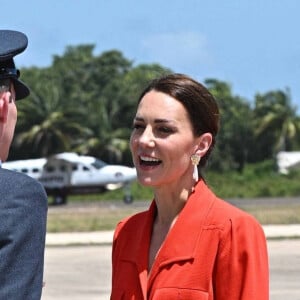 Le prince William et Kate Middleton quittent Belize pour rejoindre la Jamaïque, le 22 mars 2022.