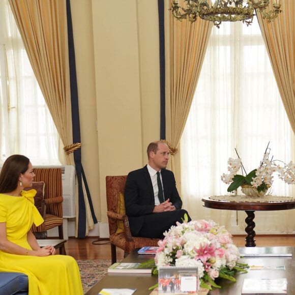 Le prince William et Kate Middleton en visite à King's House, la résidence officielle de Sir Patrick Allen et de son épouse Patricia Allen. Kingston, le 22 mars 2022.