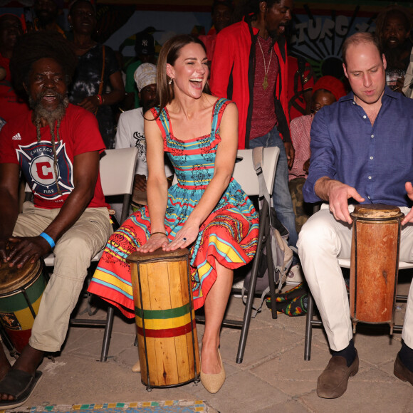 Le prince William et Kate Middleton visitent Trench Town, le berceau du reggae à Kingston, en Jamaïque. Le 22 mars 2022.