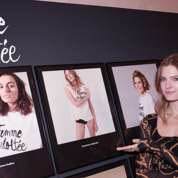 Exclusif - Constance Jablonski assiste au dîner des "Femmes Culottées" Etam au Musée de la Monnaie à Paris le 22 mars 2022. © Rachid Bellak/Bestimage