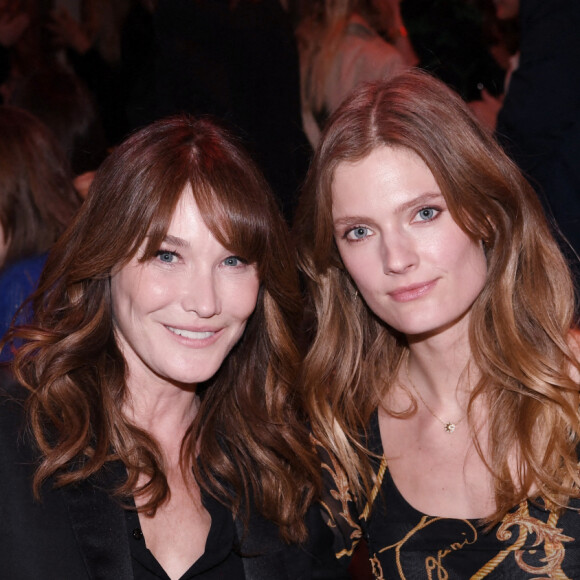 Exclusif - Carla Bruni et Constance Jablonski assistent au dîner des "Femmes Culottées" Etam au Musée de la Monnaie à Paris le 22 mars 2022. © Rachid Bellak/Bestimage