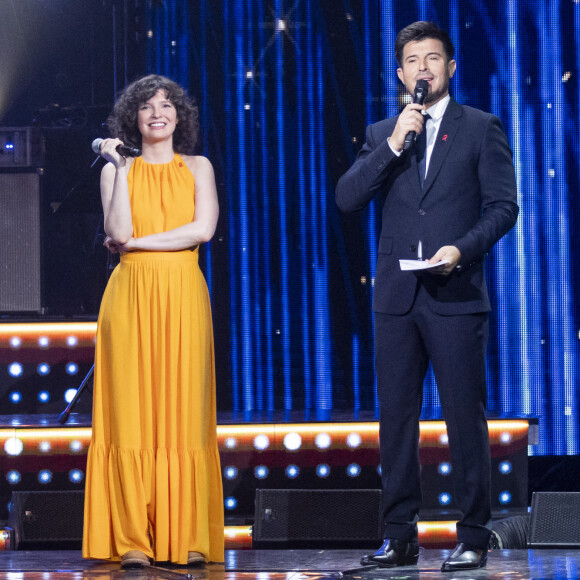 Anne Sila, Vincent Niclo - Enregistrement de l'émission "Les stars chantent pour le Sidaction - 40 ans de chansons de Céline Dion" au Palais des Sports à Paris. Le 16 mars 2022 © Cyril Moreau-Coadic Guirec / Bestimage