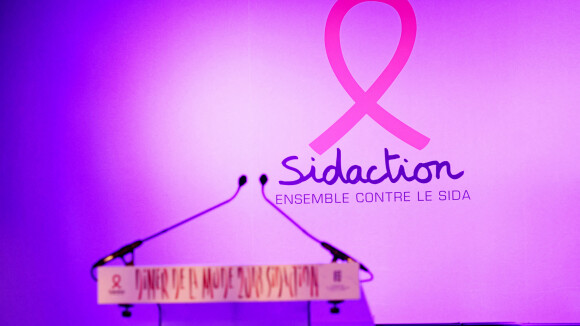 Sidaction : Ce célèbre chanteur français qui a arrêté le sexe pendant 3 ans par "parano"
