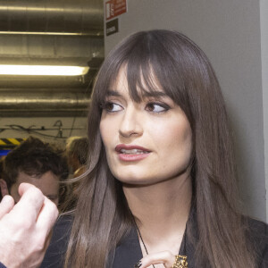 Clara Luciani - Backstage de l'émission spéciale "Unis pour l'Ukraine" à la Maison de la Radio et de la Musique, diffusée en direct sur France 2 et présentée par Nagui et Leïla.Kaddour à Paris le 8 mars 2022. © Cyril Moreau / Jack Tribeca / Bestimage 