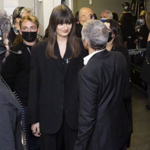 Clara Luciani, Nagui - Backstage de l'émission spéciale "Unis pour l'Ukraine" à la Maison de la Radio et de la Musique, diffusée en direct sur France 2 et présentée par Nagui et Leïla.Kaddour à Paris le 8 mars 2022 © Cyril Moreau / Jack Tribeca / Bestimage 