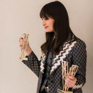 Clara Luciani (Artiste féminine de l'année et Album de l'année pour "Coeur") en backstage lors la 37ème cérémonie des Victoires de la musique à la Seine musicale de Boulogne-Billancourt, le 11 février 2022. © Tiziano Da Silva / Cyril Moreau / Bestimage 